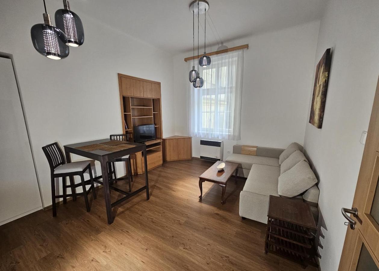 Sweet Apartment In The Heart Of Praha Bagian luar foto